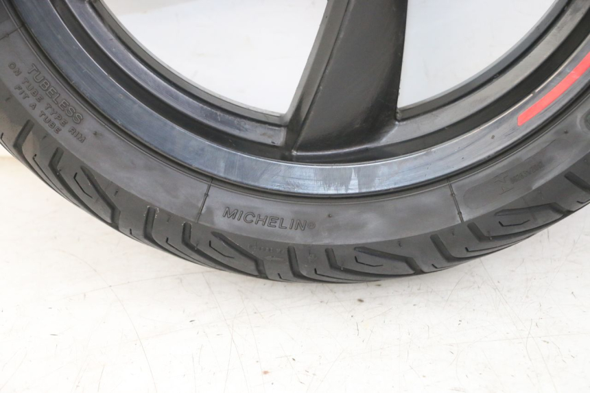 photo de JANTE AVANT ET PNEU PEUGEOT CITYSTAR 2T 50 (2018 - 2021) - Vue rapprochée