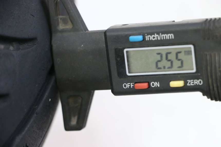 photo de JANTE AVANT ET PNEU PEUGEOT KISBEE 4T 50 (2018 - 2022) - Détail de la pièce