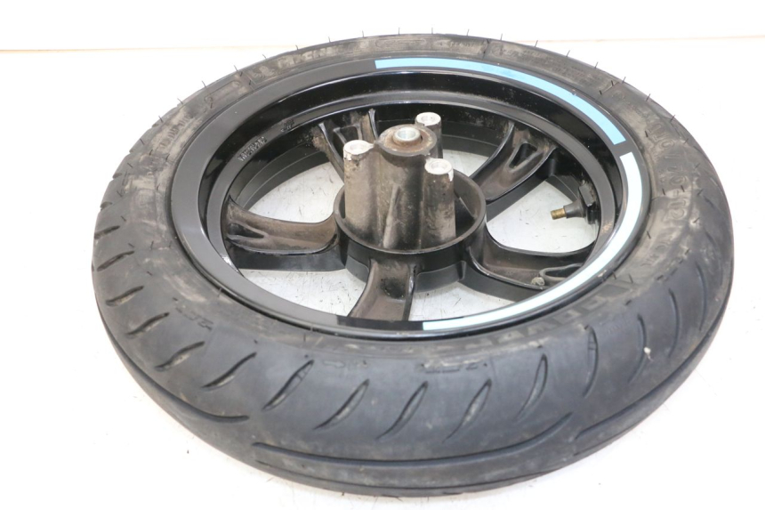 photo de JANTE AVANT ET PNEU PEUGEOT KISBEE 4T 50 (2018 - 2022) - Points de fixation