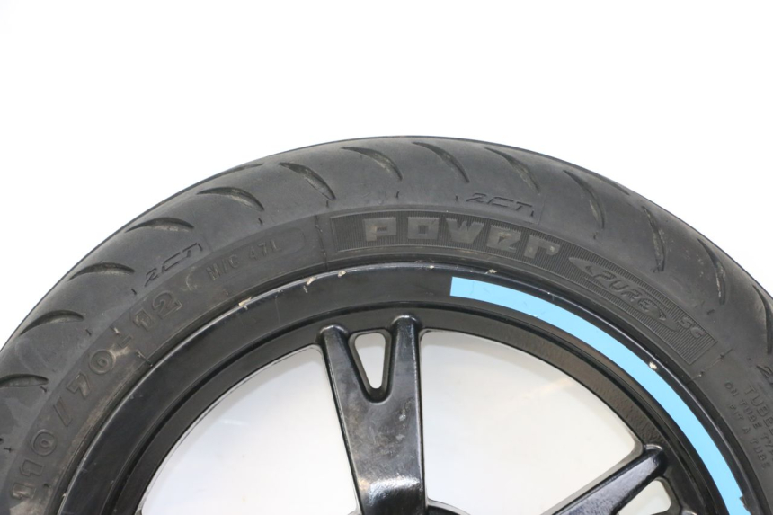 photo de JANTE AVANT ET PNEU PEUGEOT KISBEE 4T 50 (2018 - 2022) - Pièce contrôlée