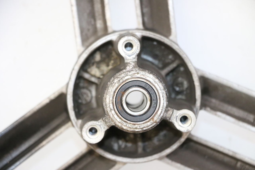 photo de JANTE AVANT ET PNEU PEUGEOT LUDIX 50 (2008 - 2017) - Zoom composants