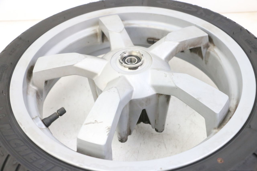 photo de JANTE AVANT ET PNEU PEUGEOT SATELIS 125 (2013 - 2018) - Vue d’ensemble