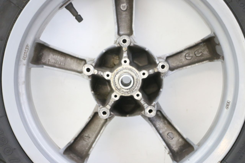 photo de JANTE AVANT ET PNEU PEUGEOT SATELIS 125 (2013 - 2018) - État de surface