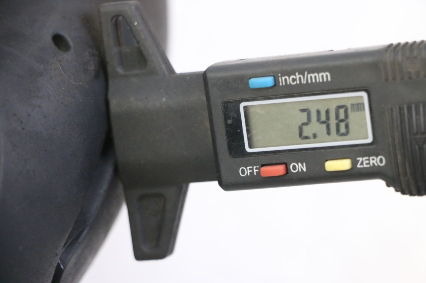 photo de JANTE AVANT ET PNEU PIAGGIO ZIP 4T 50 (2018 - 2020) - Zoom état d’usage