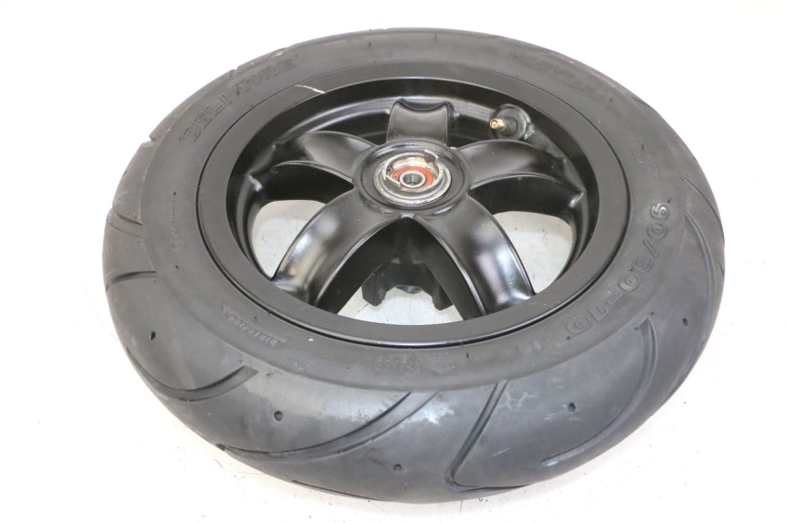 photo de JANTE AVANT ET PNEU PIAGGIO ZIP 4T 50 (2018 - 2020) - Gros plan technique