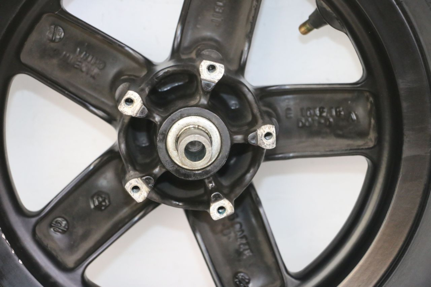 photo de JANTE AVANT ET PNEU PIAGGIO ZIP 4T 50 (2018 - 2020) - Marquages et références