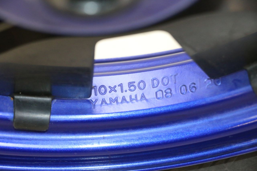 photo de JANTE AVANT ET PNEU YAMAHA PW 50 (1984 - 2025) - Détail de la pièce