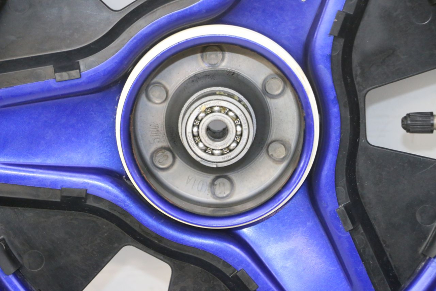 photo de JANTE AVANT ET PNEU YAMAHA PW 50 (1984 - 2025) - Détails caractéristiques