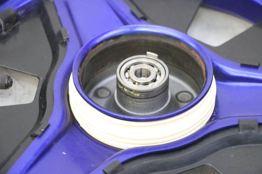 photo de JANTE AVANT ET PNEU YAMAHA PW 50 (1984 - 2025) - Vue d’ensemble