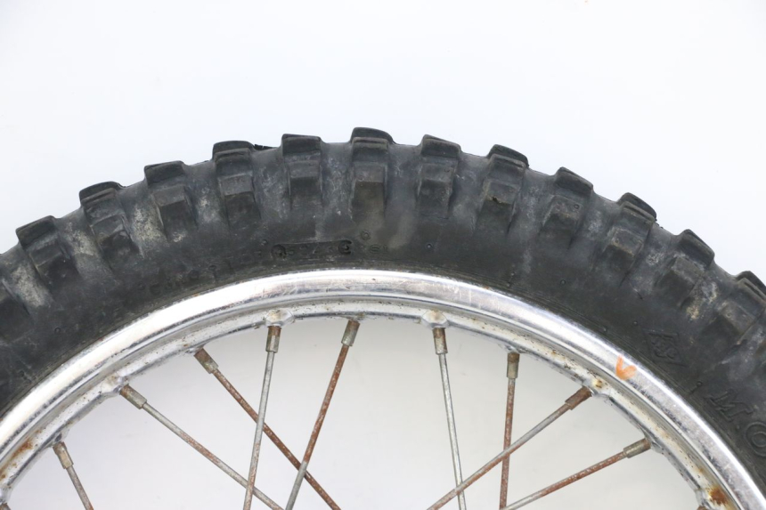 photo de JANTE AVANT ET PNEU YAMAHA PW 80 (1983 - 2014) - Zoom composants