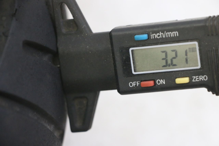 photo de JANTE AVANT ET PNEU APRILIA RALLY AC 50 (1995 - 2004) - Détail de la pièce