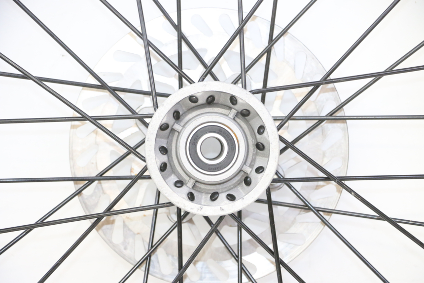 photo de JANTE AVANT ET PNEU APOLLO RFZ 150 - Zoom état d’usage