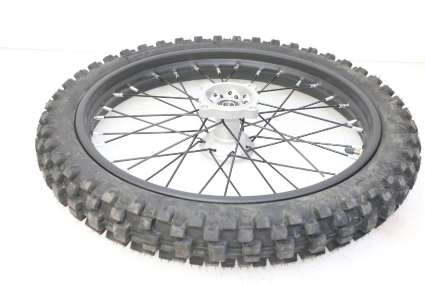 photo de JANTE AVANT ET PNEU APOLLO RFZ 125 - Autre angle de vue