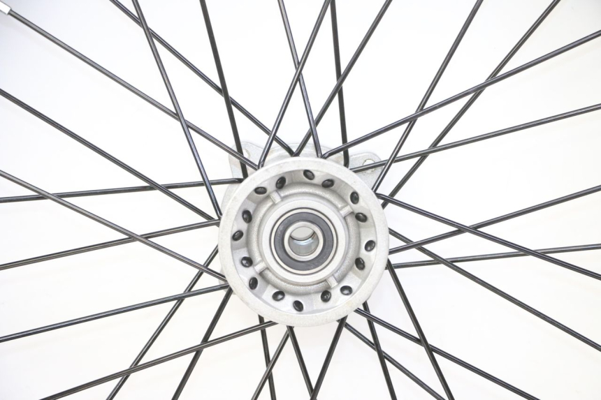 photo de JANTE AVANT ET PNEU APOLLO RFZ 125 - Pièce contrôlée