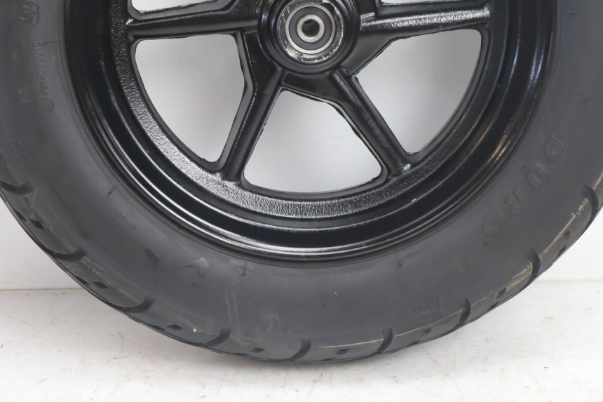 photo de JANTE AVANT ET PNEU TNT MOTOR ROMA 10' 2T 50 (2011 - 2018) - Zoom état d’usage