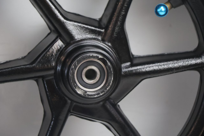 photo de JANTE AVANT ET PNEU TNT MOTOR ROMA 10' 2T 50 (2011 - 2018) - Autre angle de vue