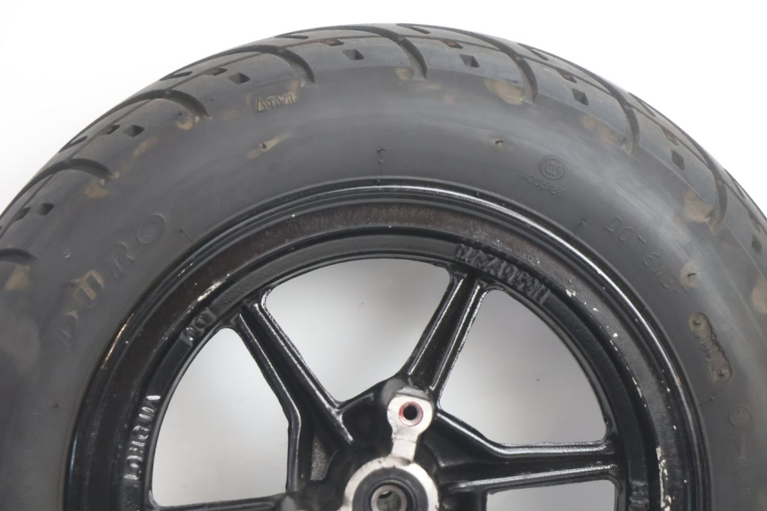 photo de JANTE AVANT ET PNEU TNT MOTOR ROMA 10' 2T 50 (2011 - 2018) - Points de fixation