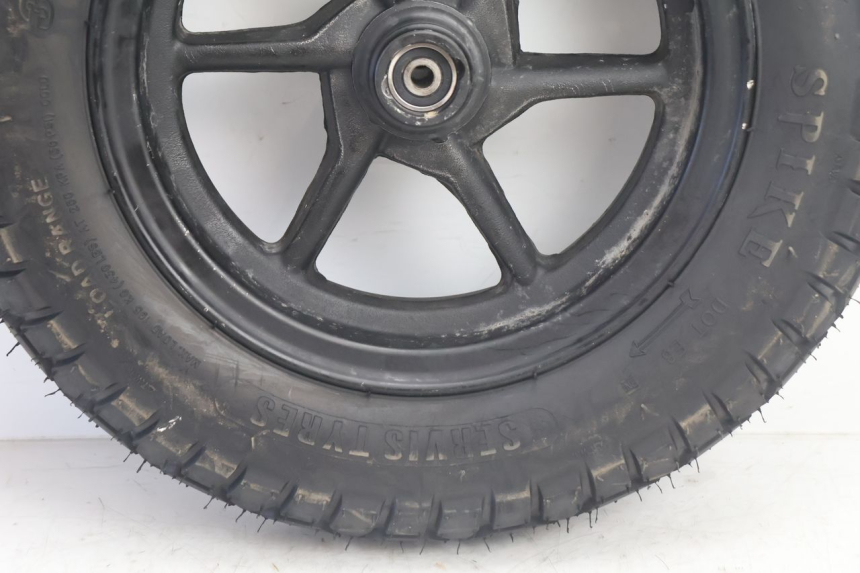 photo de JANTE AVANT ET PNEU TNT MOTOR ROMA 10' 2T 50 (2011 - 2018) - Zoom état d’usage