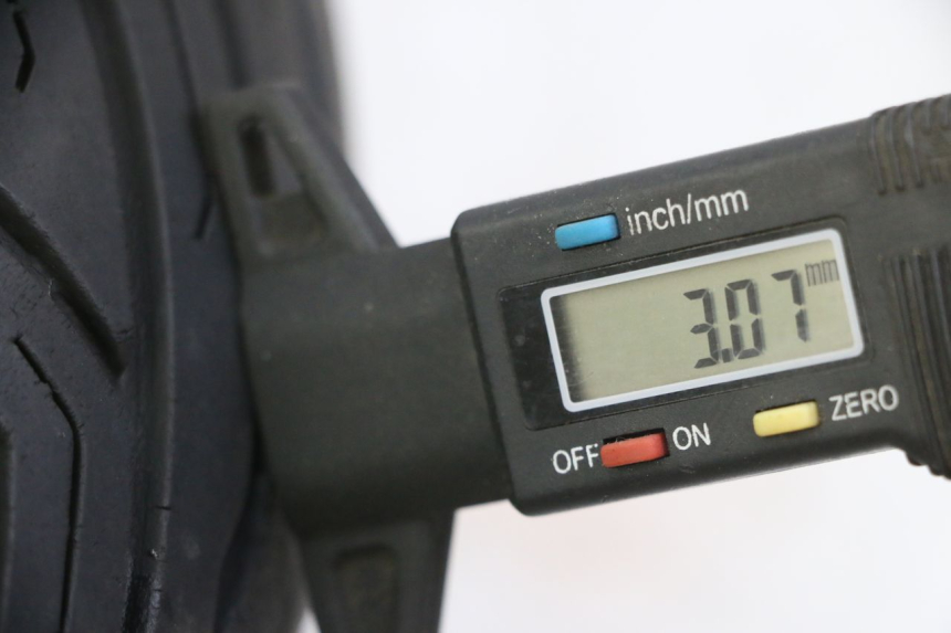 photo de JANTE AVANT ET PNEU PEUGEOT SATELIS 125 (2013 - 2018) - Détail de la pièce