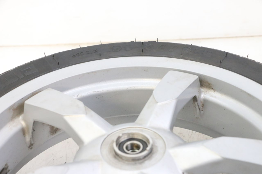 photo de JANTE AVANT ET PNEU PEUGEOT SATELIS 125 (2013 - 2018) - Vue d’ensemble