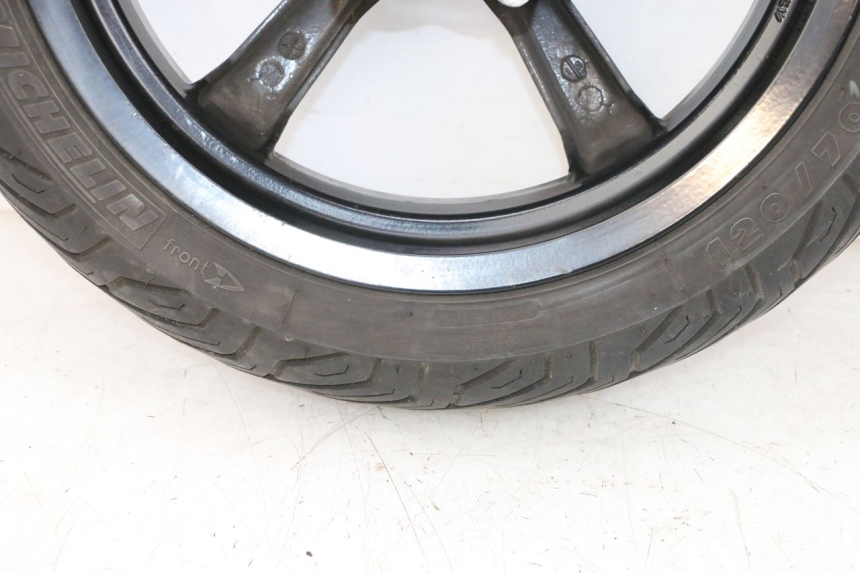 photo de JANTE AVANT ET PNEU PEUGEOT SATELIS 125 (2013 - 2018) - Marquages et références