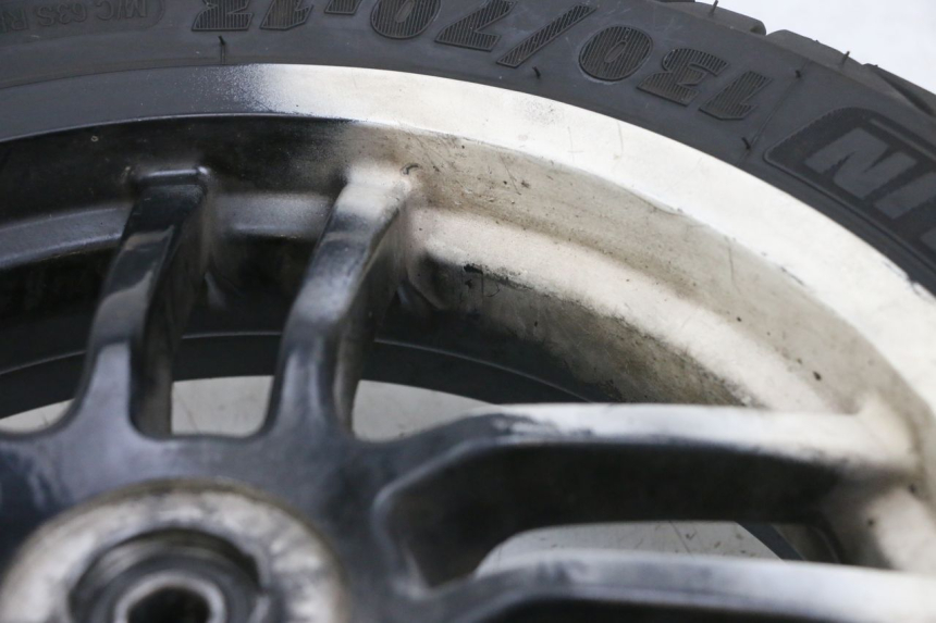 photo de JANTE AVANT ET PNEU PEUGEOT SPEEDFIGHT 4 4T EFI 50 (2021 - 2025) - Points de fixation