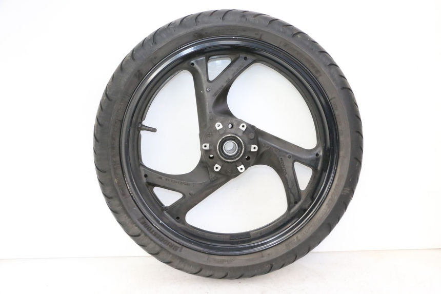 photo de JANTE AVANT ET PNEU HONDA ST PAN EUROPEAN 1300 (2002 - 2013) - Inspection visuelle