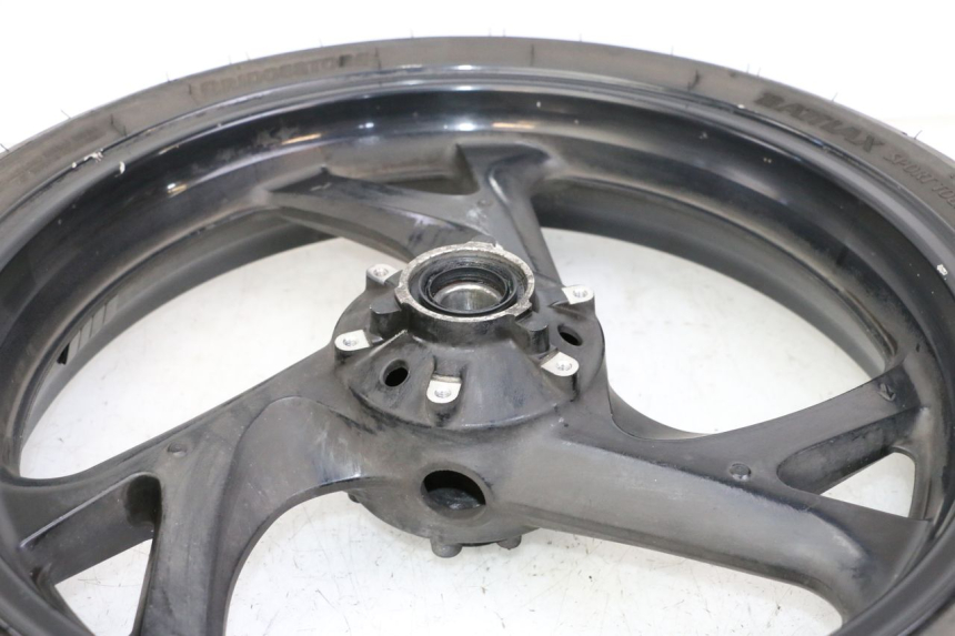 photo de JANTE AVANT ET PNEU HONDA ST PAN EUROPEAN 1300 (2002 - 2013) - Zoom état d’usage