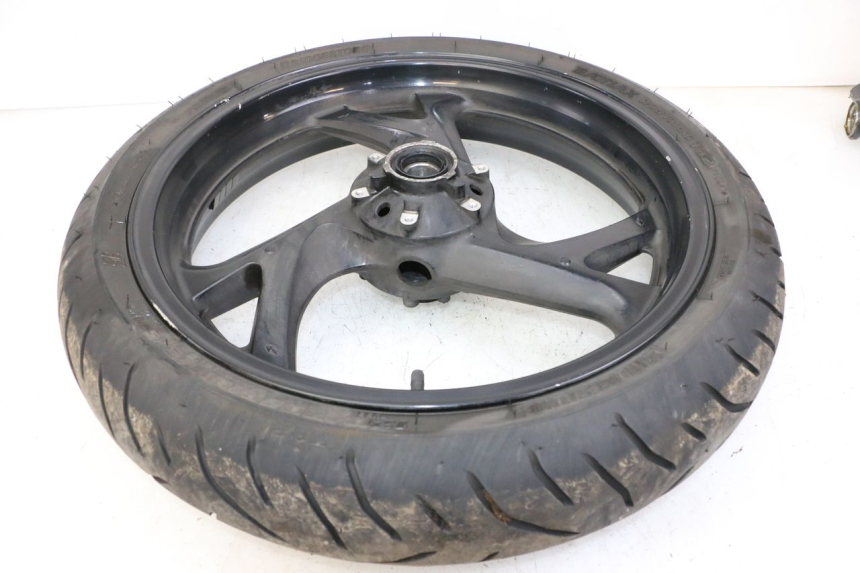 photo de JANTE AVANT ET PNEU HONDA ST PAN EUROPEAN 1300 (2002 - 2013) - Autre angle de vue