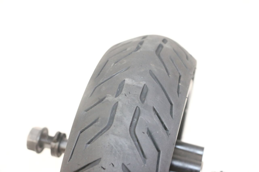 photo de JANTE AVANT ET PNEU NAMI STELLAR 1 - Autre angle de vue