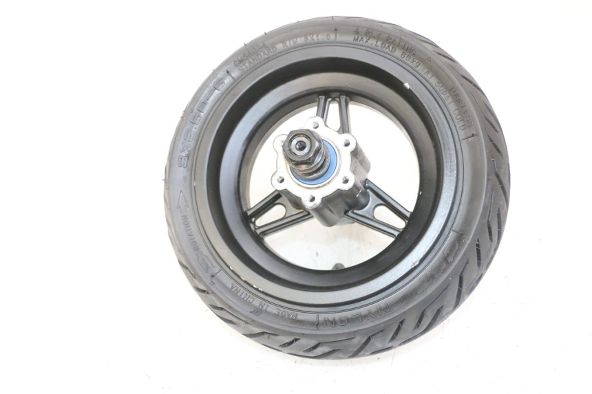 photo de JANTE AVANT ET PNEU NAMI STELLAR 1 - Points de fixation