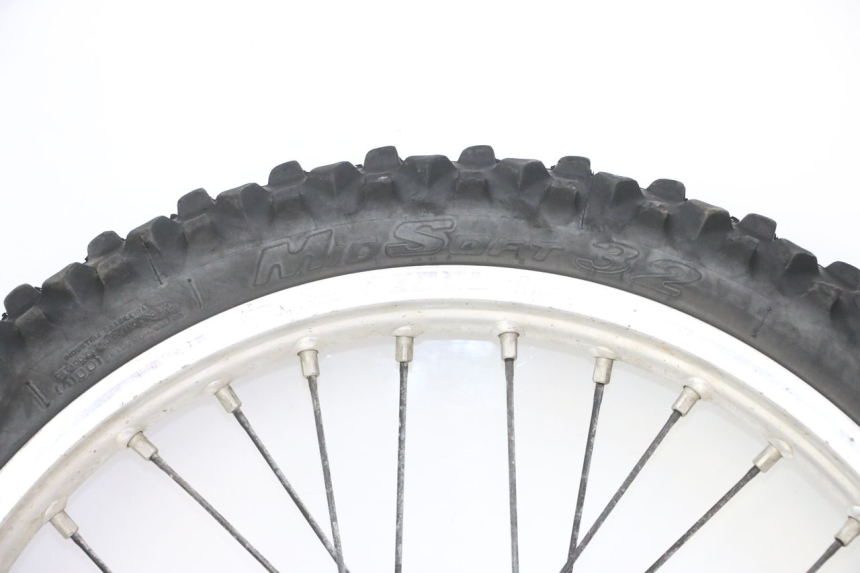 photo de JANTE AVANT ET PNEU KTM SX 85 (2013 - 2017) - Gros plan technique