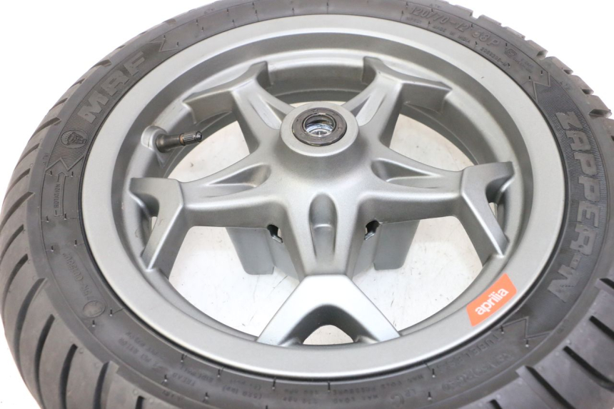 photo de JANTE AVANT ET PNEU APRILIA SXR 50 (2021 - 2023) - Zoom état d’usage