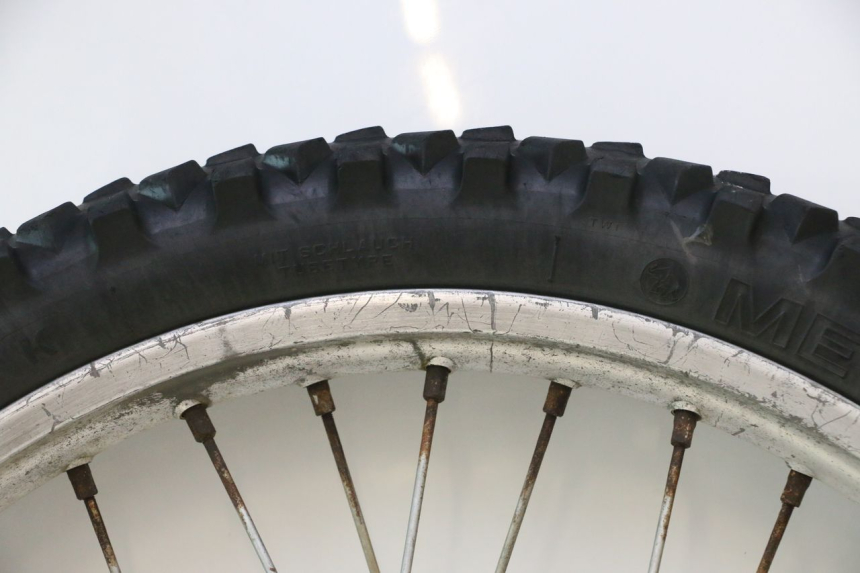 photo de JANTE AVANT ET PNEU HUSABERG TE 250 (2011 - 2014) - Marquages et références