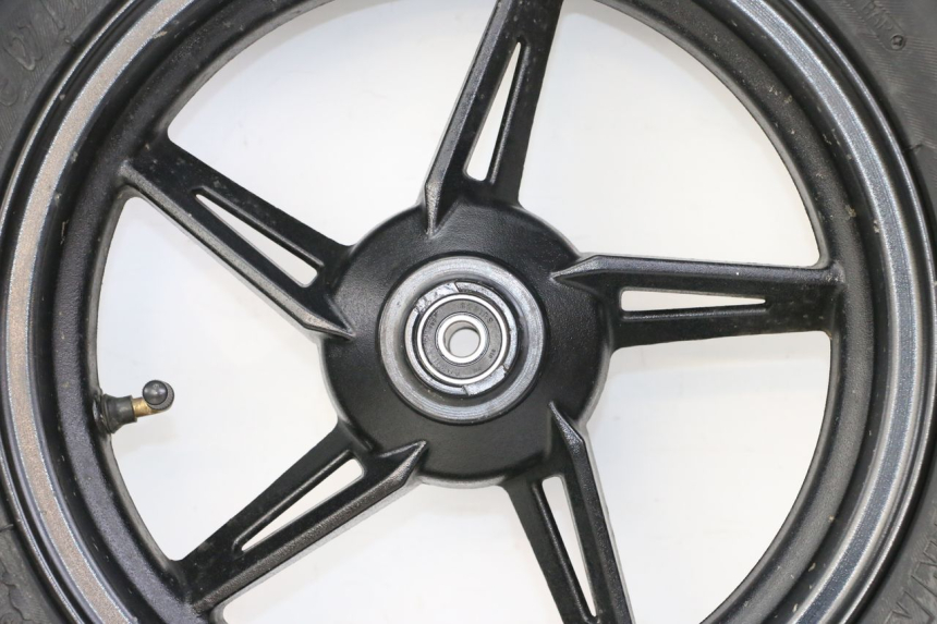 photo de JANTE AVANT ET PNEU TNT MOTOR BOSTON 4T 50 (2018 - 2025) - Détails caractéristiques