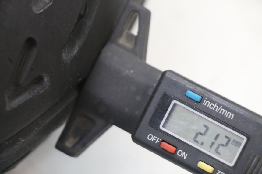 photo de JANTE AVANT ET PNEU TNT MOTOR ROMA 10' 2T 50 (2011 - 2018) - Vue rapprochée