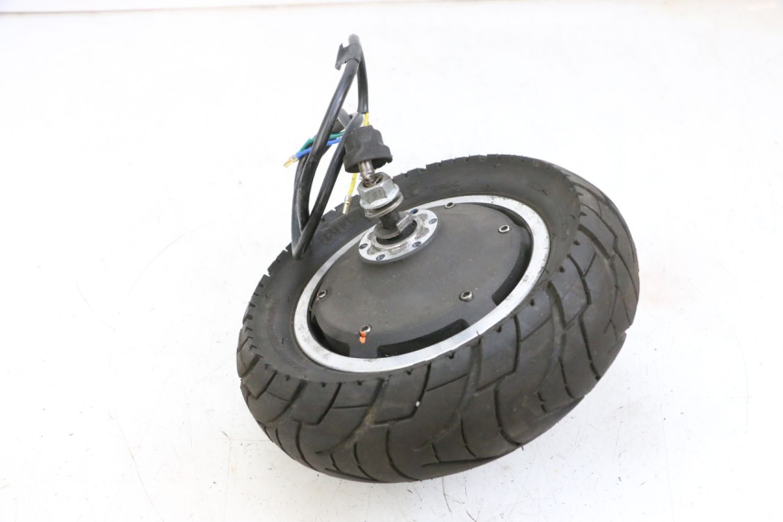 photo de JANTE AVANT ET PNEU DUALTRON VICTOR LIMITED 1 - Détail de la pièce