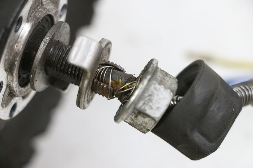 photo de JANTE AVANT ET PNEU DUALTRON VICTOR LIMITED 1 - Photo complémentaire