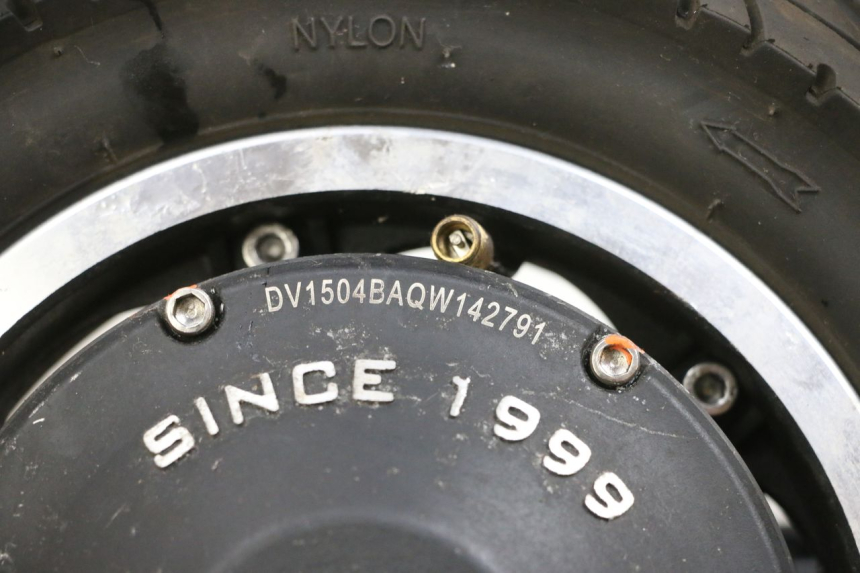 photo de JANTE AVANT ET PNEU DUALTRON VICTOR LIMITED 1 - Zoom état d’usage