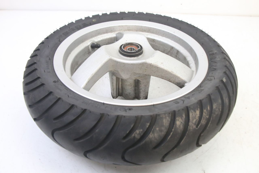 photo de JANTE AVANT ET PNEU PEUGEOT VIVACITY NEW 2T 50 (2008 - 2017) - Détail de la pièce