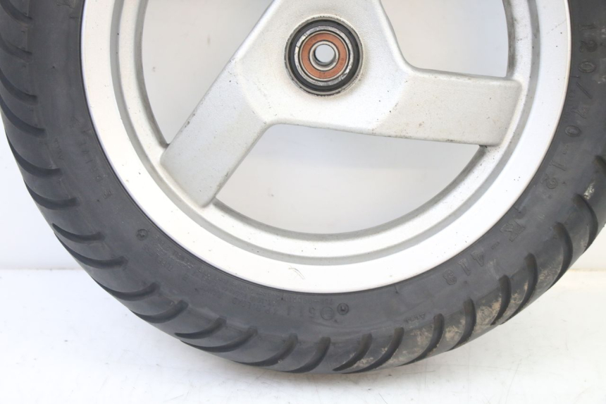 photo de JANTE AVANT ET PNEU PEUGEOT VIVACITY NEW 2T 50 (2008 - 2017) - Autre angle de vue