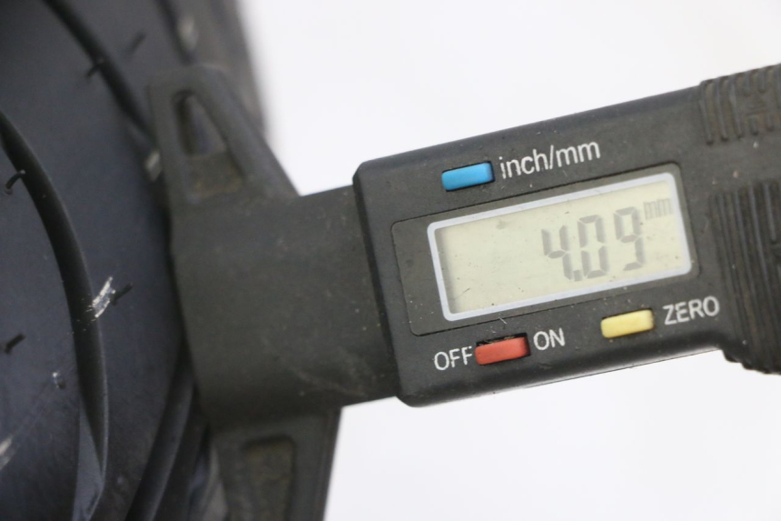 photo de JANTE AVANT ET PNEU PEUGEOT VIVACITY NEW 2T 50 (2008 - 2017) - Autre angle de vue