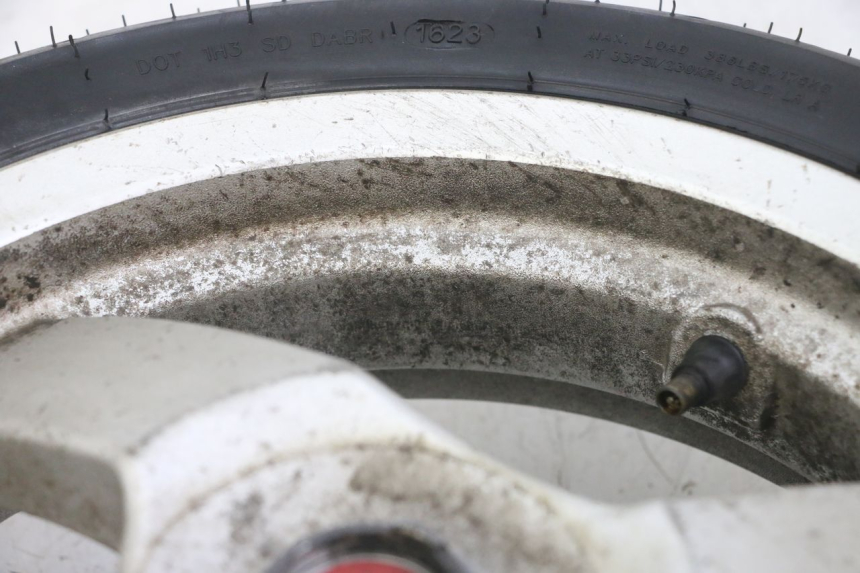 photo de JANTE AVANT ET PNEU PEUGEOT VIVACITY NEW 2T 50 (2008 - 2017) - Vue d’ensemble