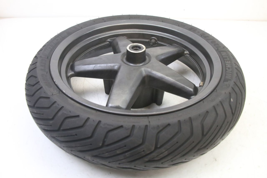 photo de JANTE AVANT ET PNEU YAMAHA X-MAX XMAX 125 (2010 - 2013) - Détail de la pièce