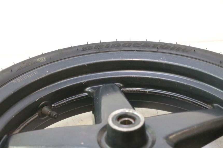 photo de JANTE AVANT ET PNEU YAMAHA XMAX X-MAX 125 (2006 - 2009) - Points de fixation