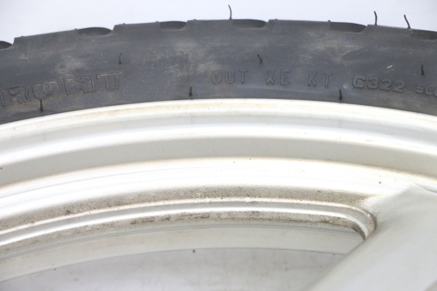 photo de JANTE AVANT ET PNEU HONDA XLV VARADERO 125 (2000 - 2006) - Gros plan technique