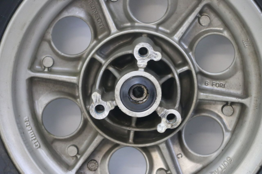 photo de JANTE AVANT ET PNEU YAMAHA BW'S NG NEXT GENERATION 50 (1996 - 2003) - Détails caractéristiques