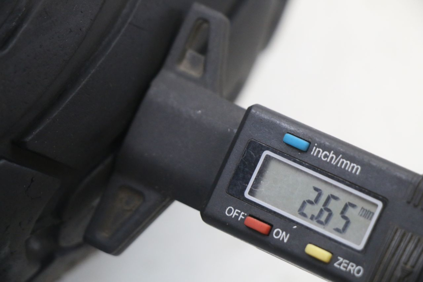 photo de JANTE AVANT ET PNEU YAMAHA NEOS NEO'S 4T 50 (2008 - 2016) - Vue rapprochée