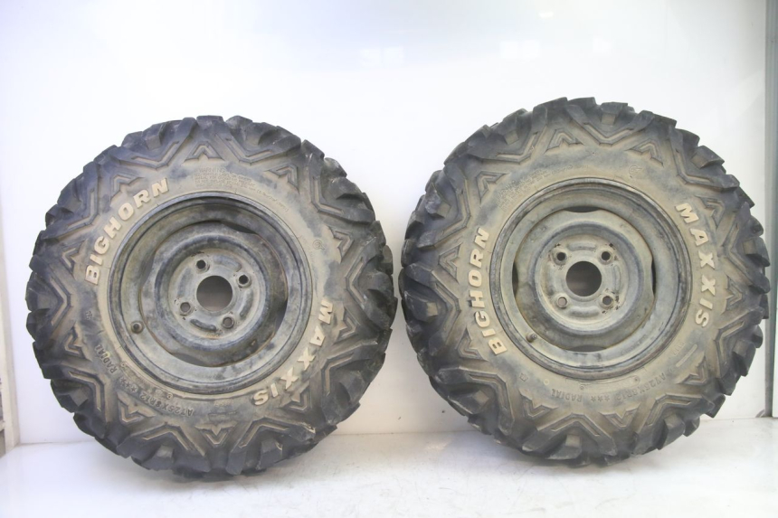 photo de JANTE AVANT ET PNEU YAMAHA YFM GRIZZLY 550 (2008 - 2015) - Vue principale