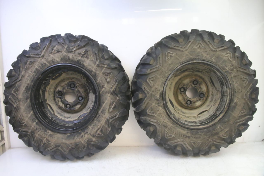 photo de JANTE AVANT ET PNEU YAMAHA YFM GRIZZLY 550 (2008 - 2015) - Détails caractéristiques